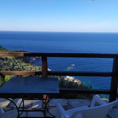 Double Studio Room By The Sea Tsagarada Exterior foto